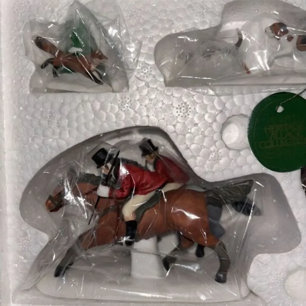 DEPARTMENT 56 TALLYHO! Heritage Village Christmas Horses Dogs‎ Accessory